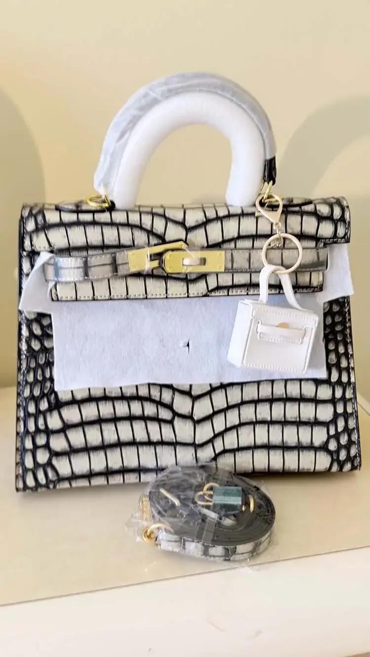 Smith & Wesson Leather Croc Handbag – ,